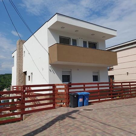 Fiesta Apartman Мисколк Екстериор снимка