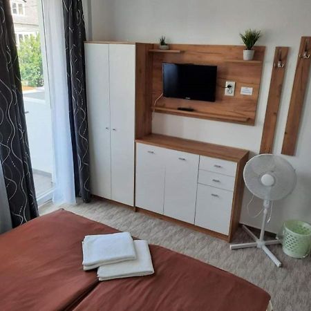 Fiesta Apartman Мисколк Екстериор снимка