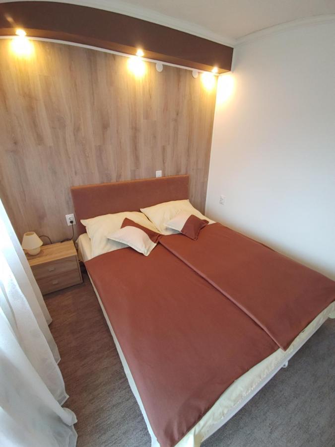 Fiesta Apartman Мисколк Екстериор снимка