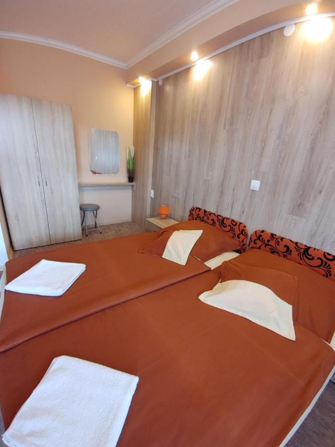 Fiesta Apartman Мисколк Екстериор снимка