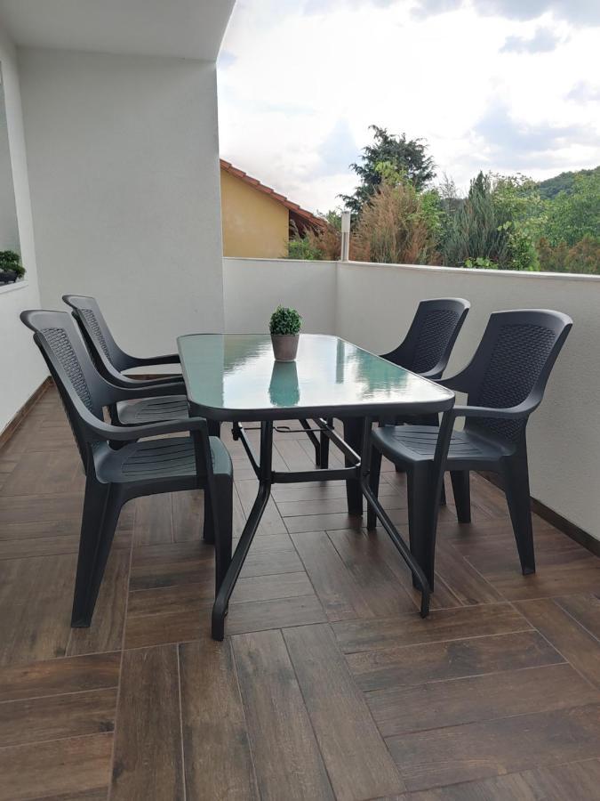 Fiesta Apartman Мисколк Екстериор снимка