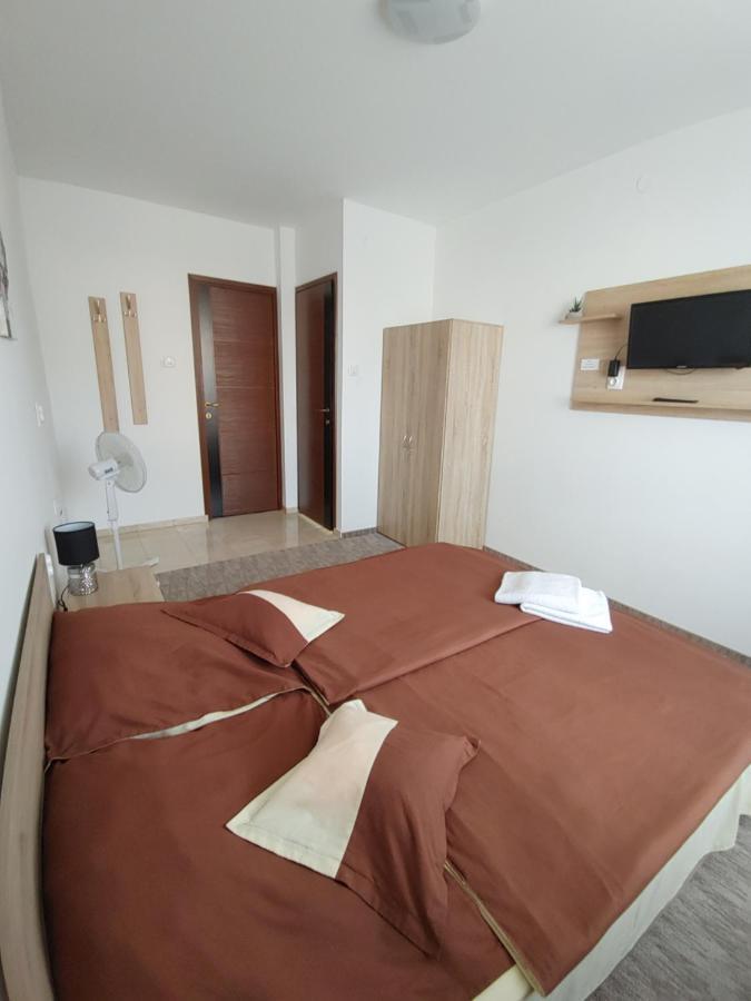 Fiesta Apartman Мисколк Екстериор снимка