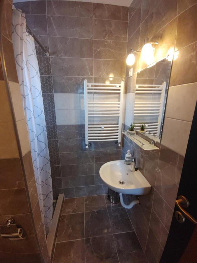 Fiesta Apartman Мисколк Екстериор снимка
