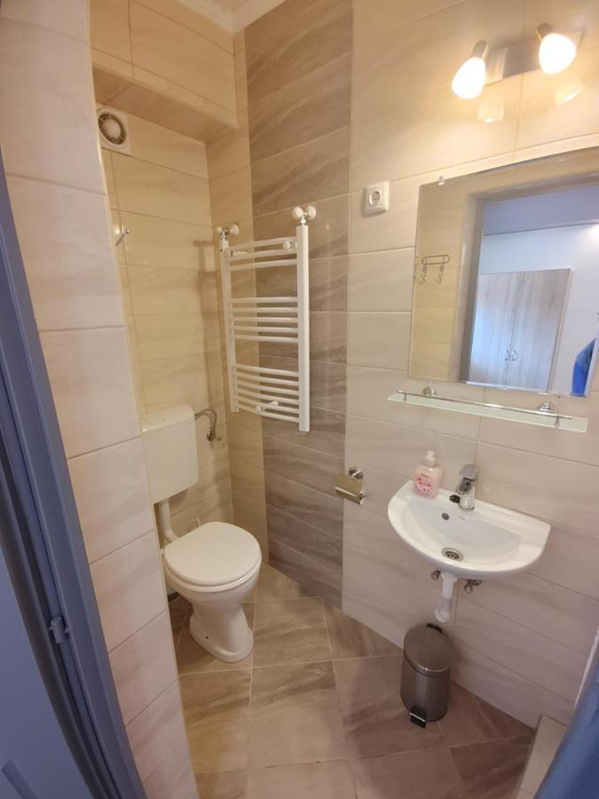 Fiesta Apartman Мисколк Екстериор снимка