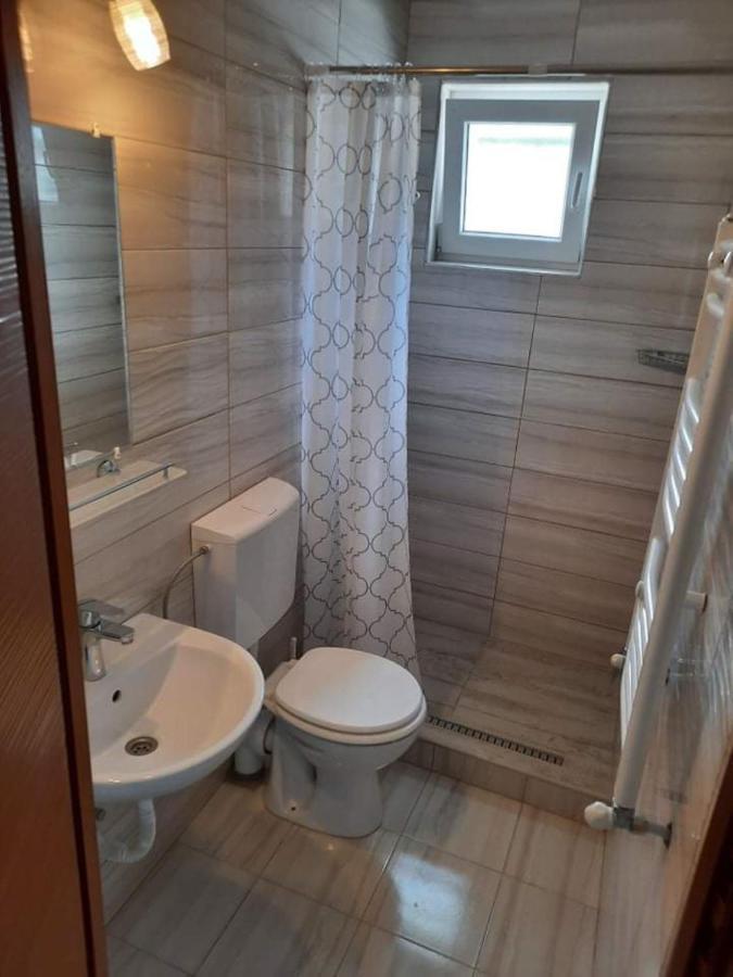 Fiesta Apartman Мисколк Екстериор снимка