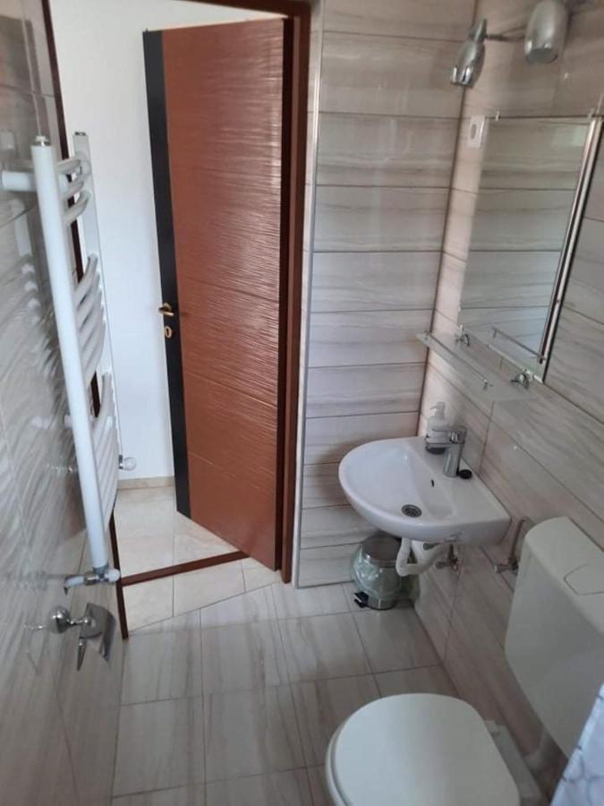 Fiesta Apartman Мисколк Екстериор снимка